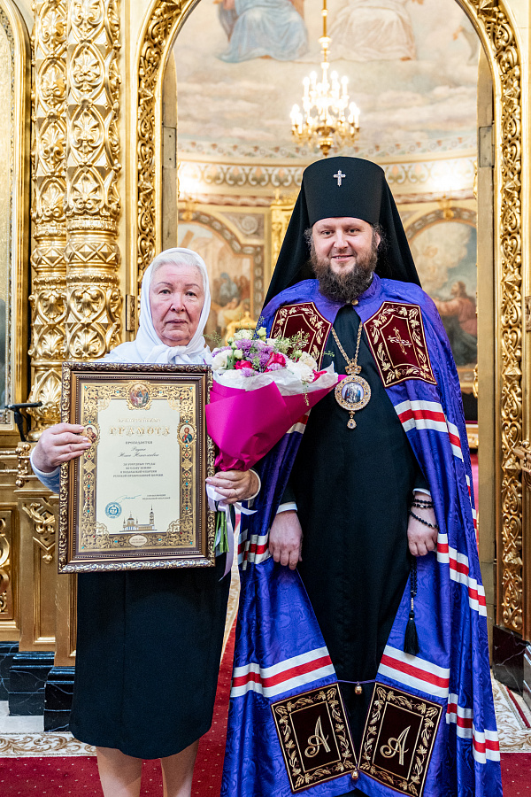 Божественная литургия в праздник Воздвижения Креста Господня в Троицком кафедральном соборе Подольска
